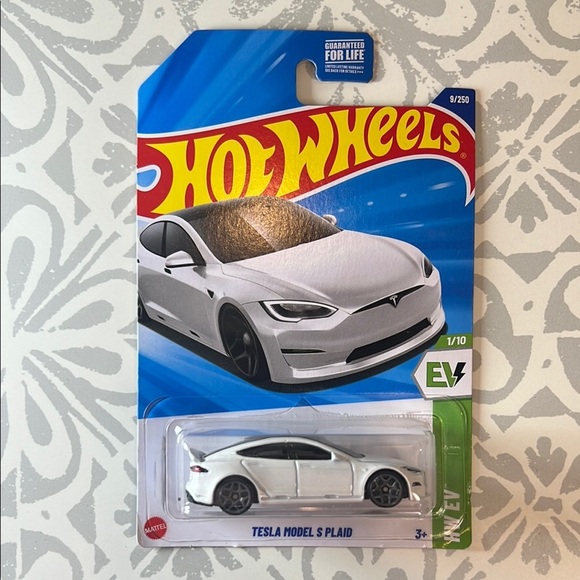 Hot Wheels-  Tesla Model S Plaid - White - Picture 15 of 16